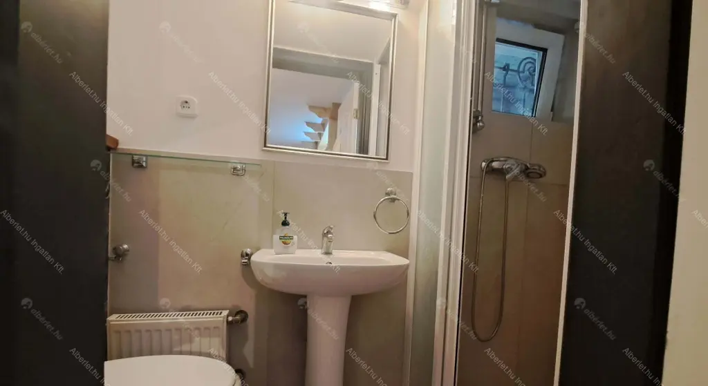 Kiadó albérlet 180000 Ft/hó áron: Budapest, II. kerület  Hűvösvölgyi út. Mérete: 50 nm, 2 szobás | Alberlet.hu - 6697912