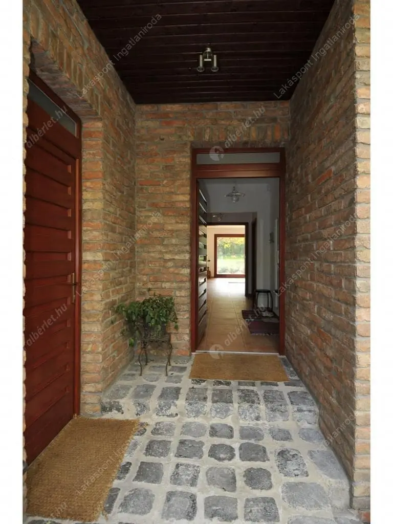 Kiadó albérlet 1186000 Ft/hó áron: Budapest, II. kerület  József Attila útja. Mérete: 188 nm, 5 szobás | Alberlet.hu - 6634359