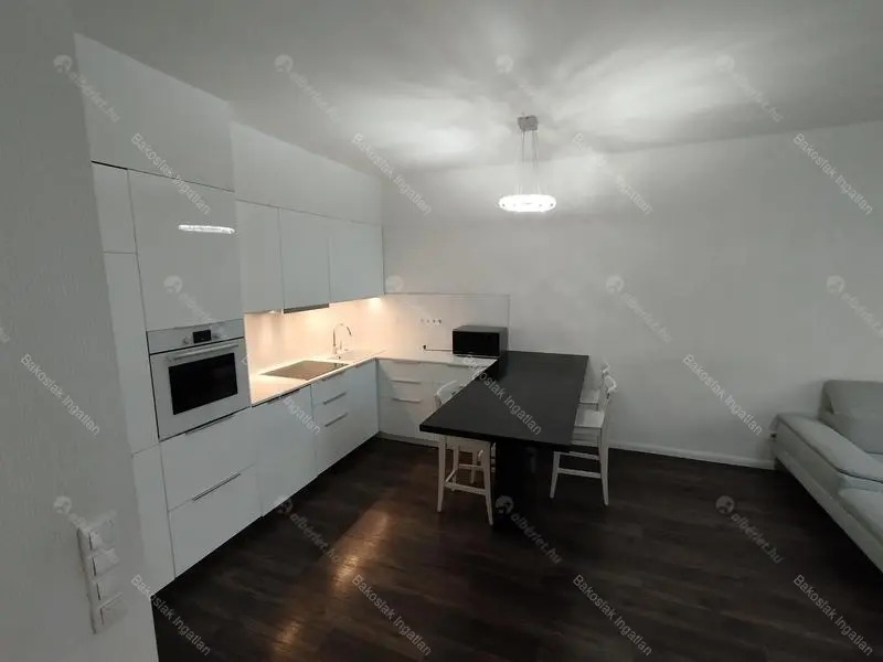 Kiadó albérlet 948000 Ft/hó áron: Budapest, II. kerület  Józsefhegyi utca. Mérete: 105 nm, 4 szobás | Alberlet.hu - 6678765