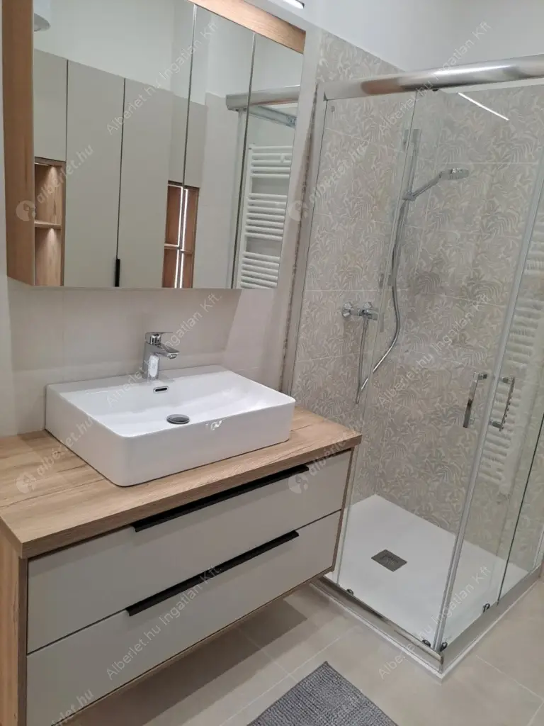 Kiadó albérlet 400000 Ft/hó áron: Budapest, II. kerület  Keleti Károly utca. Mérete: 55 nm, 3 szobás | Alberlet.hu - 6591924