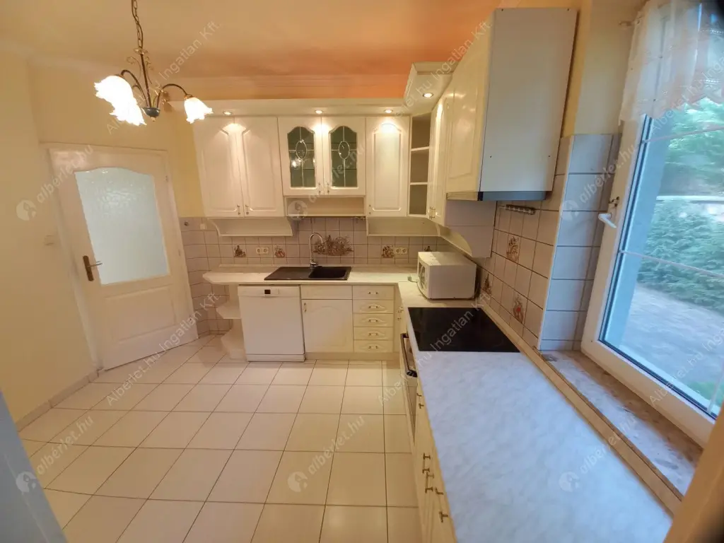 Kiadó albérlet 1500000 Ft/hó áron: Budapest, II. kerület  Kisgazda utca. Mérete: 420 nm, 6 szobás | Alberlet.hu - 6554170