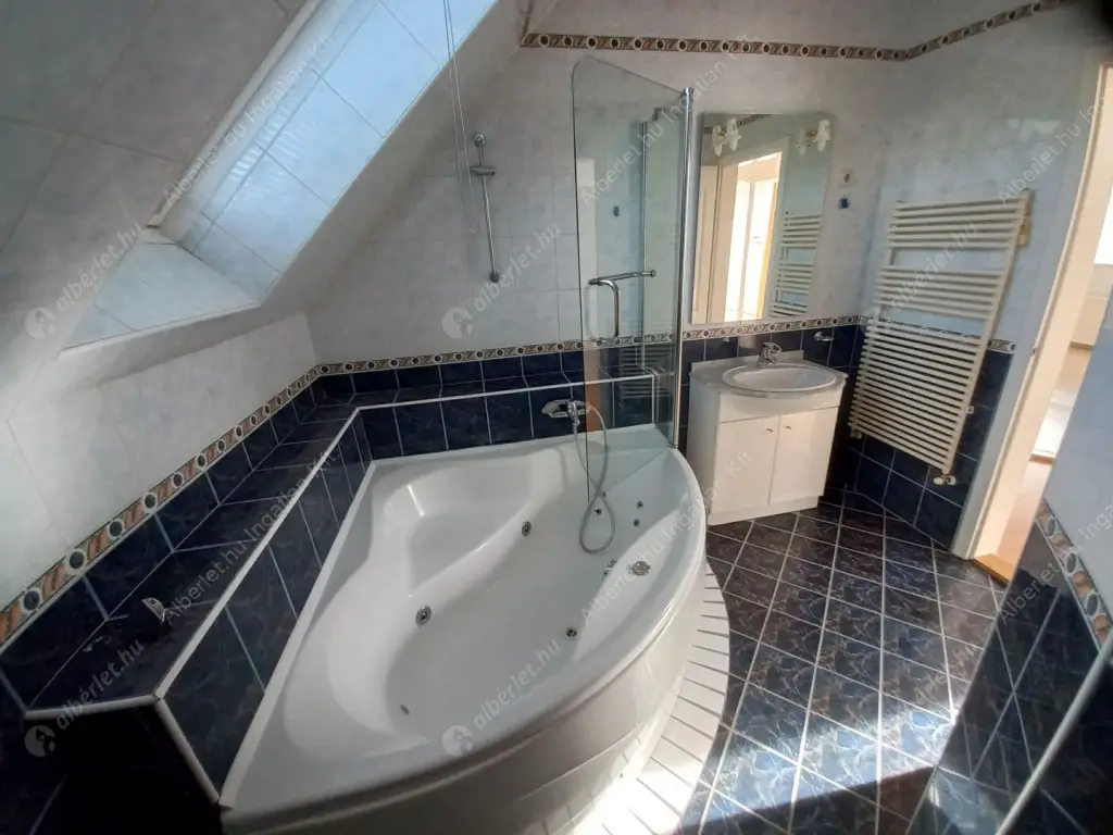 Kiadó albérlet 1500000 Ft/hó áron: Budapest, II. kerület  Kisgazda utca. Mérete: 420 nm, 6 szobás | Alberlet.hu - 6554175