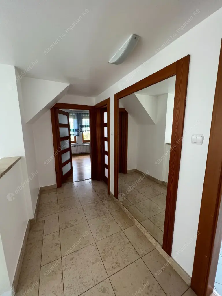 Kiadó albérlet 1145000 Ft/hó áron: Budapest, II. kerület  Kont vezér utca. Mérete: 252 nm, 5 szobás | Alberlet.hu - 6559456