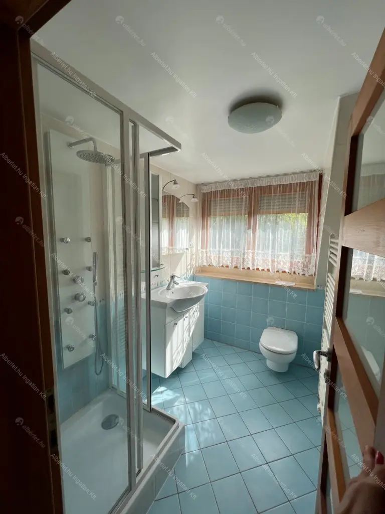 Kiadó albérlet 1132000 Ft/hó áron: Budapest, II. kerület  Kont vezér utca. Mérete: 252 nm, 6 szobás | Alberlet.hu - 6649559