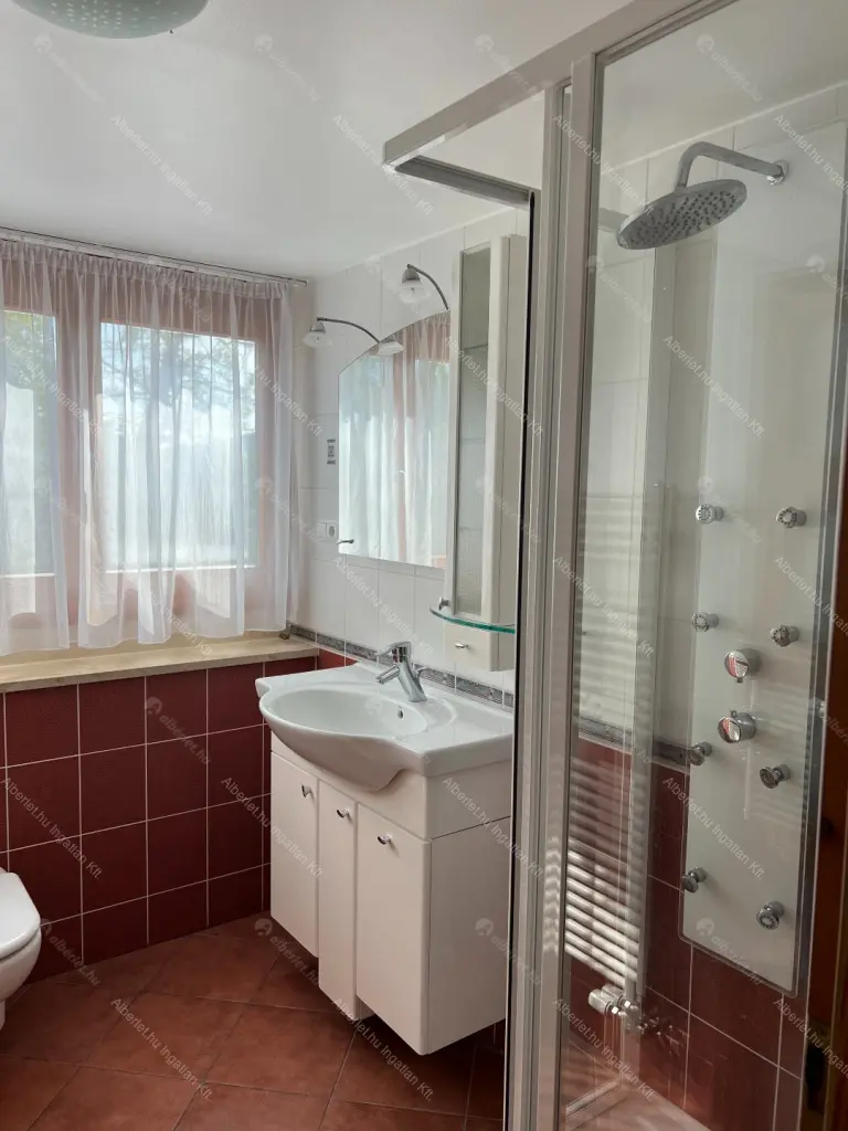 Kiadó albérlet 1167000 Ft/hó áron: Budapest, II. kerület  Kont vezér utca. Mérete: 252 nm, 6 szobás | Alberlet.hu - 6659089