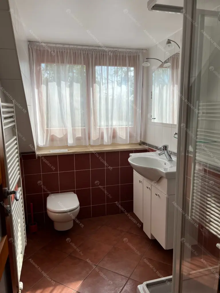 Kiadó albérlet 1167000 Ft/hó áron: Budapest, II. kerület  Kont vezér utca. Mérete: 252 nm, 6 szobás | Alberlet.hu - 6659111