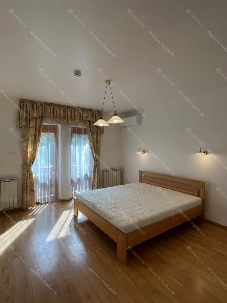 Kiadó albérlet 1167000 Ft/hó áron: Budapest, II. kerület  Kont vezér utca. Mérete: 252 nm, 6 szobás | Alberlet.hu - 6659116