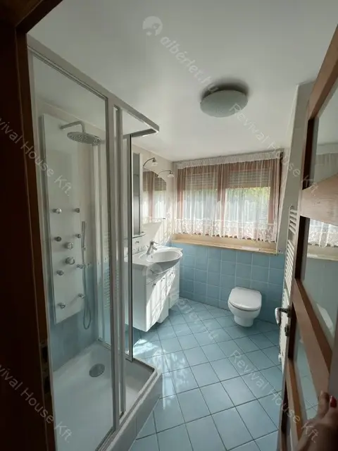 Kiadó albérlet 1144000 Ft/hó áron: Budapest, II. kerület  Kont vezér utca. Mérete: 252 nm, 6 szobás | Alberlet.hu - 6530865