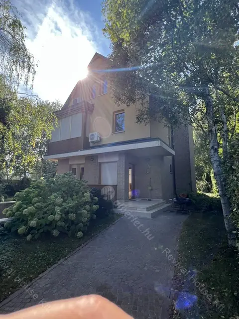 Kiadó albérlet 1144000 Ft/hó áron: Budapest, II. kerület  Kont vezér utca. Mérete: 252 nm, 6 szobás | Alberlet.hu - 6530880