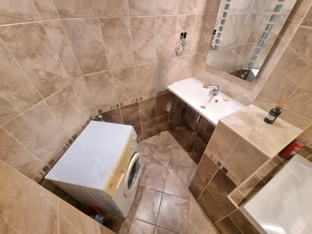 Kiadó albérlet 230000 Ft/hó áron: Budapest, II. kerület  Lajos utca. Mérete: 37 nm, 1 szobás | Alberlet.hu - 6691069