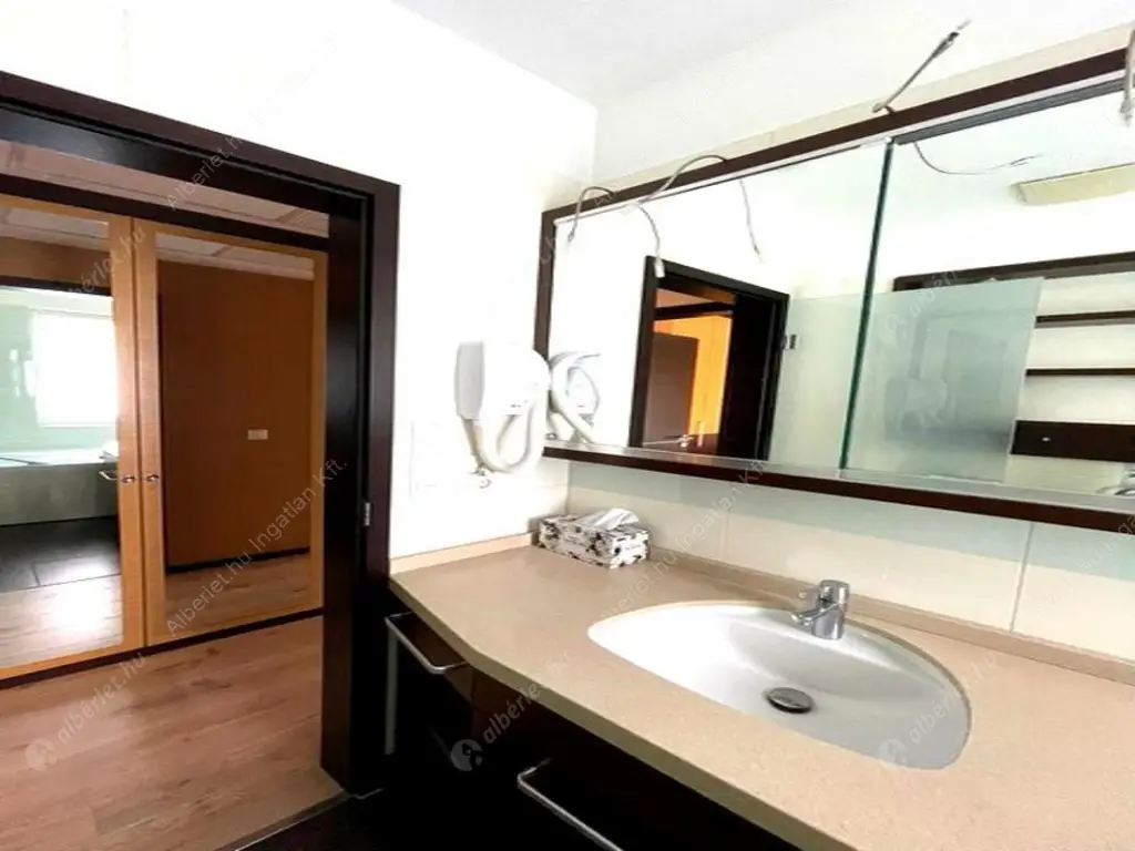 Kiadó albérlet 1350000 Ft/hó áron: Budapest, II. kerület  Lepke utca. Mérete: 166 nm, 5 szobás | Alberlet.hu - 6604498