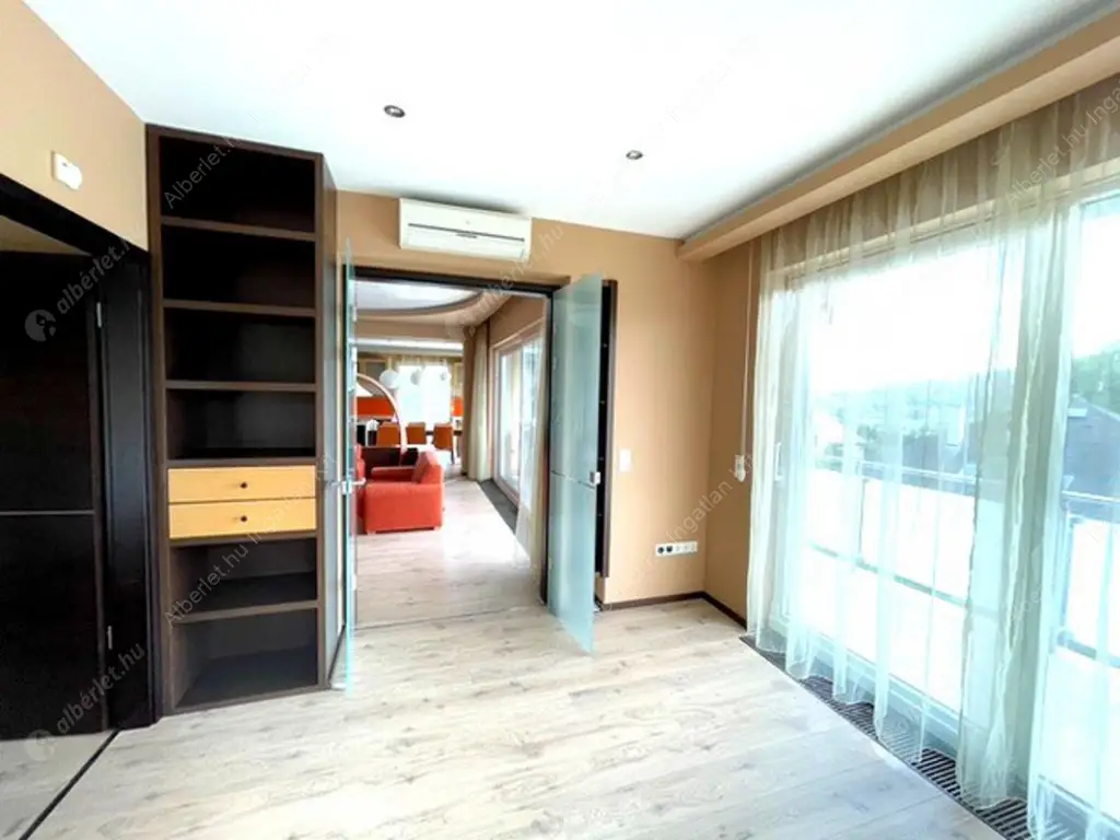 Kiadó albérlet 1350000 Ft/hó áron: Budapest, II. kerület  Lepke utca. Mérete: 166 nm, 5 szobás | Alberlet.hu - 6604511