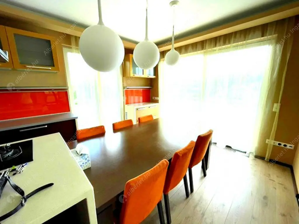 Kiadó albérlet 1350000 Ft/hó áron: Budapest, II. kerület  Lepke utca. Mérete: 166 nm, 5 szobás | Alberlet.hu - 6622754