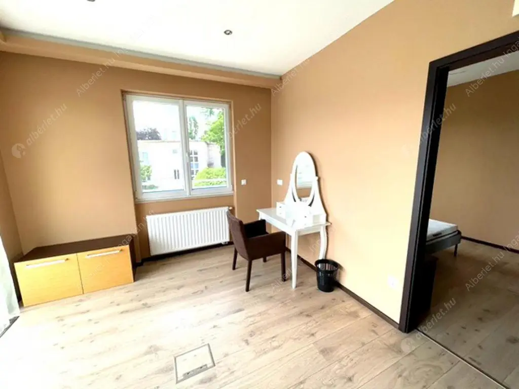 Kiadó albérlet 1350000 Ft/hó áron: Budapest, II. kerület  Lepke utca. Mérete: 166 nm, 5 szobás | Alberlet.hu - 6622779
