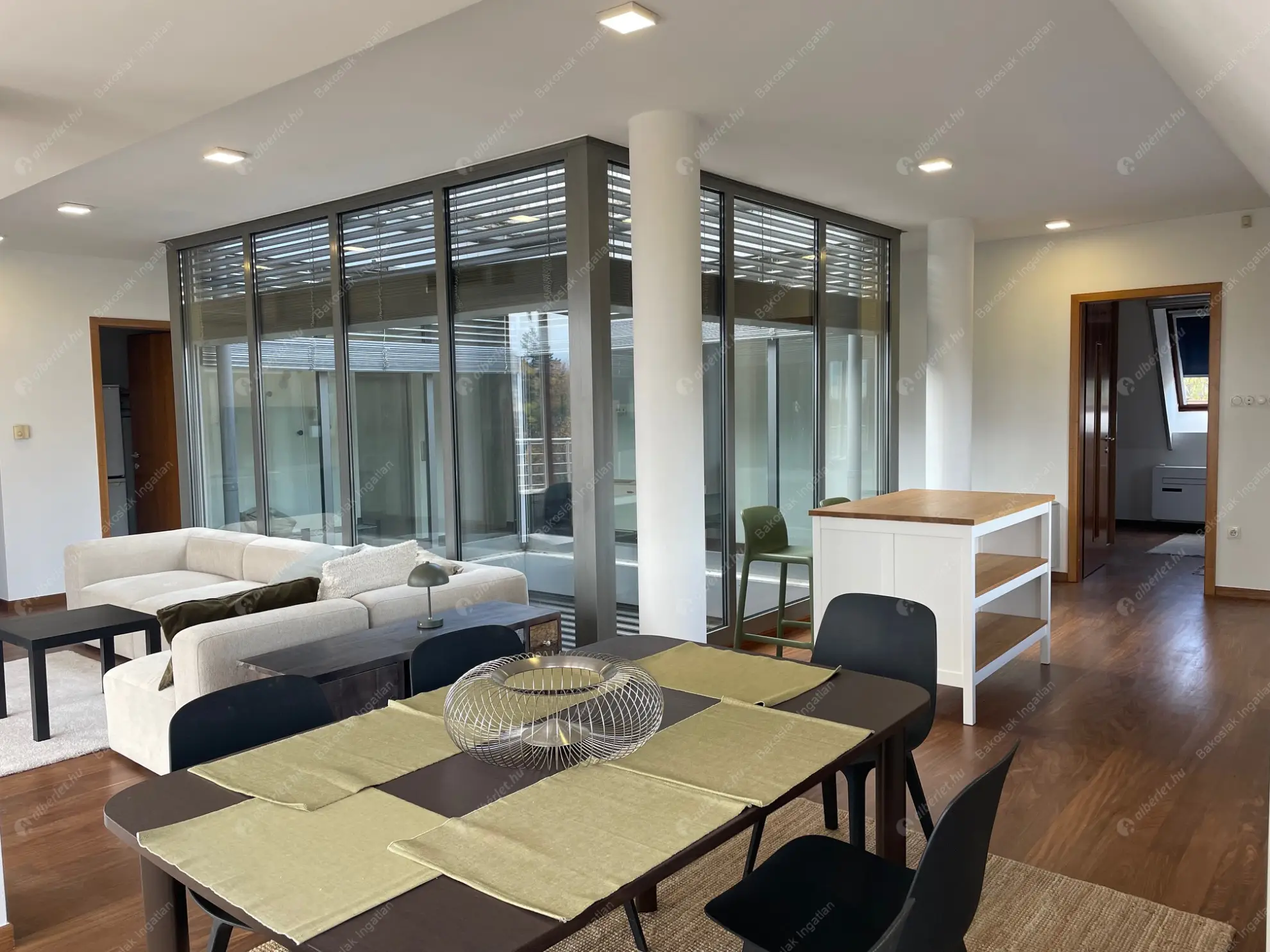 Kiadó albérlet 1165000 Ft/hó áron: Budapest, II. kerület  Lévay utca. Mérete: 130 nm, 4 szobás | Alberlet.hu - 6569639