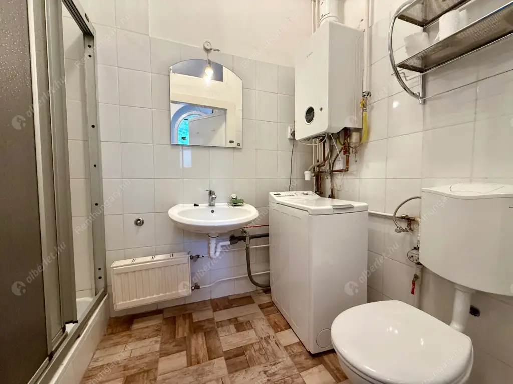 Kiadó albérlet 200000 Ft/hó áron: Budapest, II. kerület  Lóczy Lajos utca. Mérete: 36 nm, 1 szobás | Alberlet.hu - 6593409