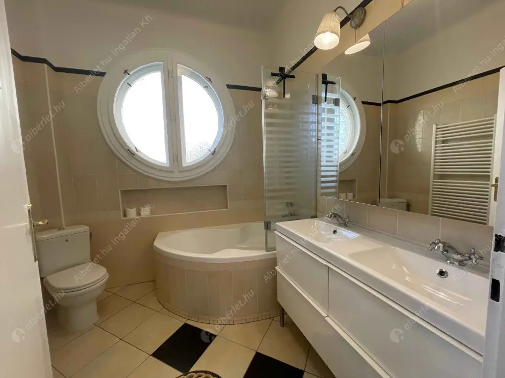 Kiadó albérlet 1031000 Ft/hó áron: Budapest, II. kerület  Lotz Károly utca. Mérete: 150 nm, 4 szobás | Alberlet.hu - 6531613