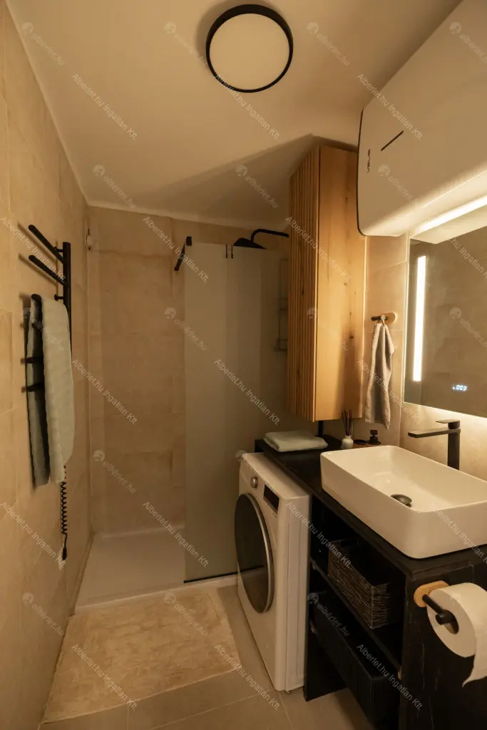 Kiadó albérlet 210000 Ft/hó áron: Budapest, II. kerület  Lotz Károly utca. Mérete: 20 nm, 1 szobás | Alberlet.hu - 6705500