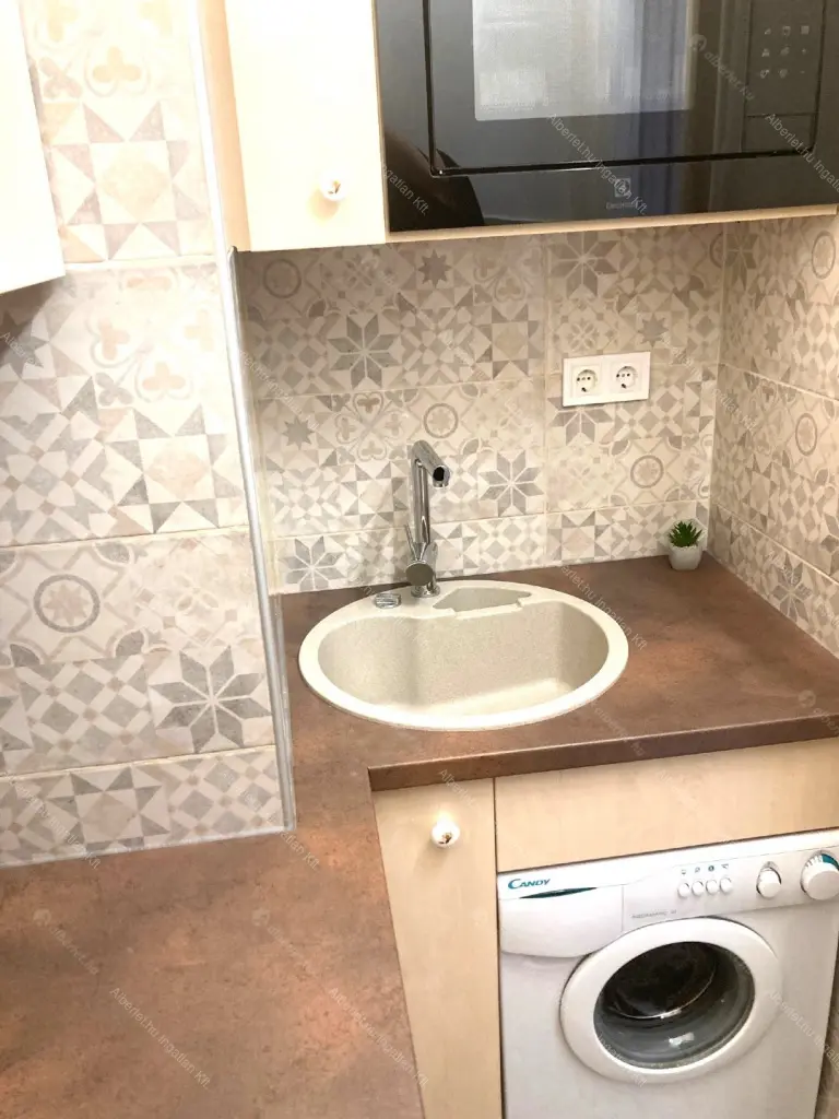 Kiadó albérlet 240000 Ft/hó áron: Budapest, II. kerület  Lövőház utca. Mérete: 31 nm, 1 szobás | Alberlet.hu - 6682873