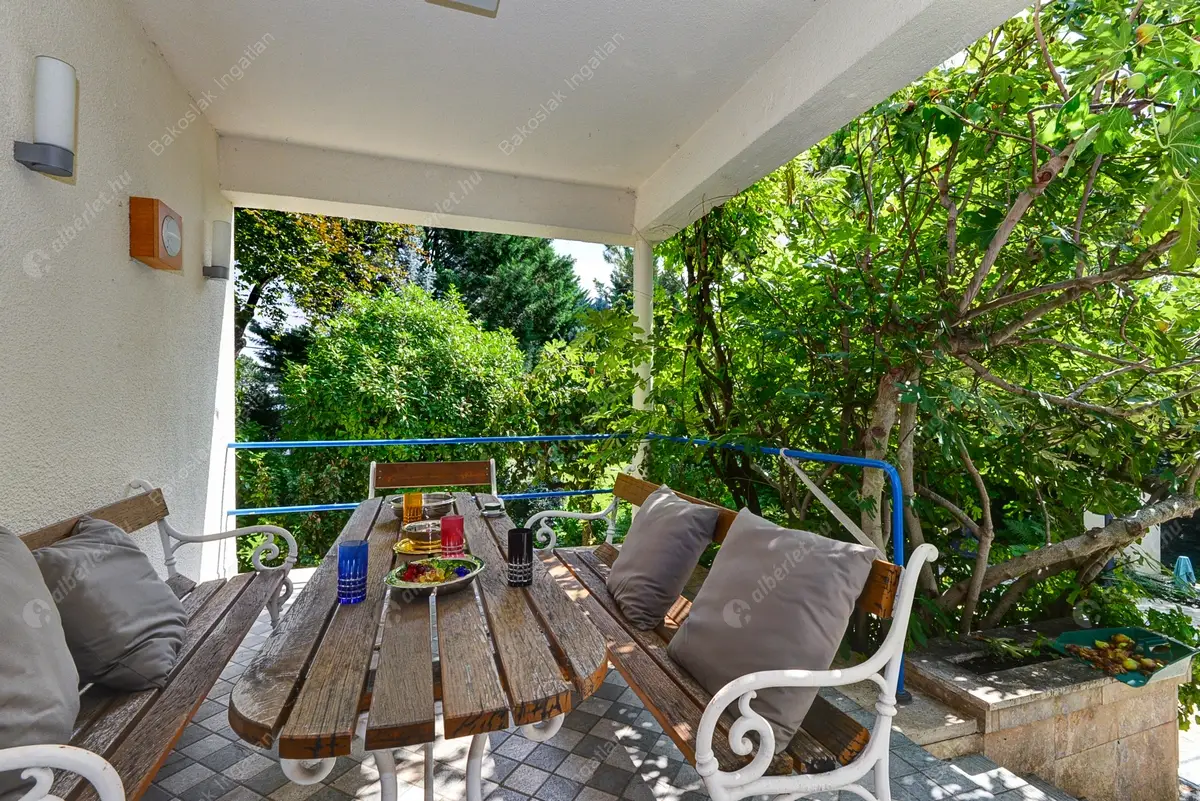 Kiadó albérlet 2479000 Ft/hó áron: Budapest, II. kerület  Mandula utca. Mérete: 320 nm, 5 szobás | Alberlet.hu - 4452240