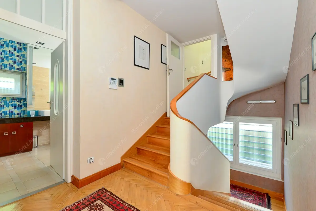 Kiadó albérlet 2479000 Ft/hó áron: Budapest, II. kerület  Mandula utca. Mérete: 320 nm, 5 szobás | Alberlet.hu - 4452242