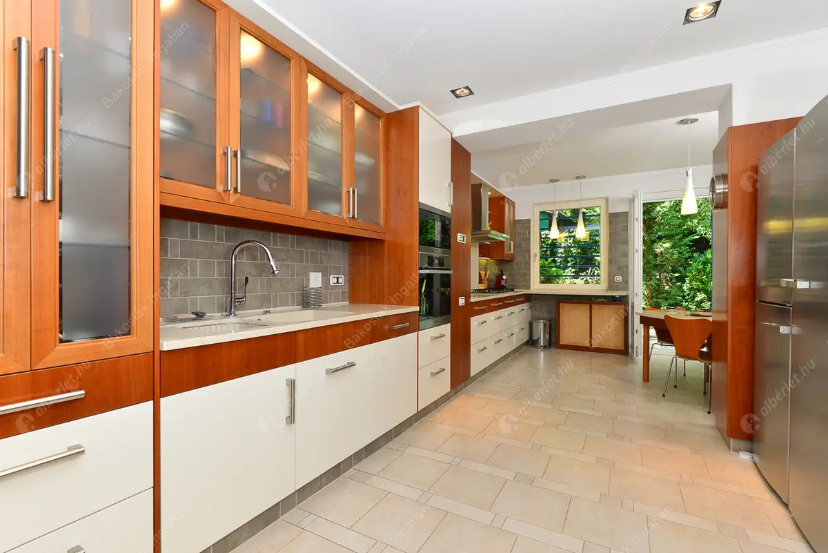 Kiadó albérlet 2479000 Ft/hó áron: Budapest, II. kerület  Mandula utca. Mérete: 320 nm, 5 szobás | Alberlet.hu - 4452252