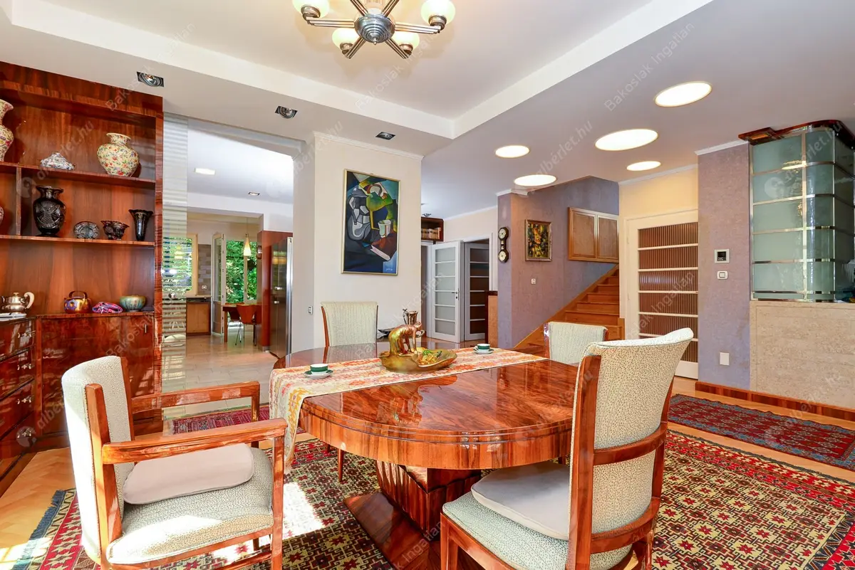 Kiadó albérlet 2479000 Ft/hó áron: Budapest, II. kerület  Mandula utca. Mérete: 320 nm, 5 szobás | Alberlet.hu - 4452253