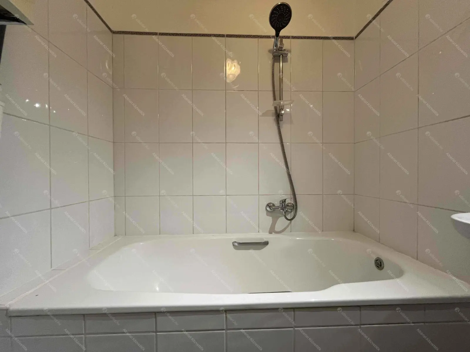 Kiadó albérlet 360000 Ft/hó áron: Budapest, II. kerület  Margit körút. Mérete: 102 nm, 3 szobás | Alberlet.hu - 6703891