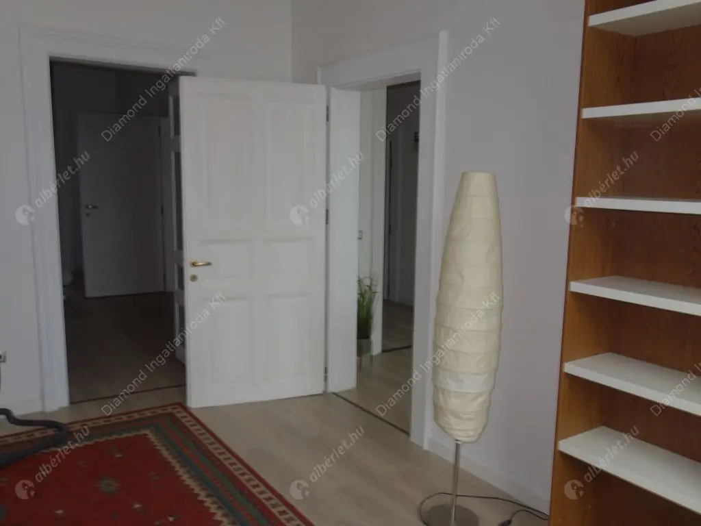 Kiadó albérlet 462000 Ft/hó áron: Budapest, II. kerület  Margit körút. Mérete: 83 nm, 3 szobás | Alberlet.hu - 5748193