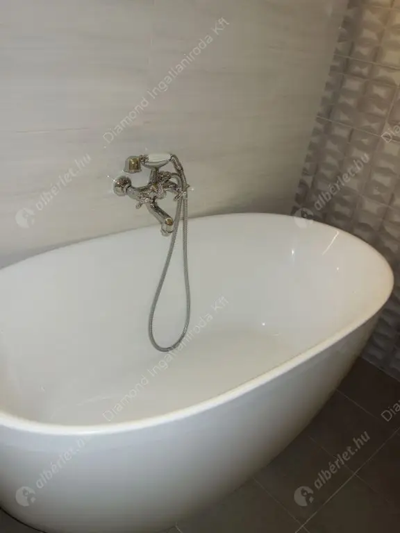 Kiadó albérlet 462000 Ft/hó áron: Budapest, II. kerület  Margit körút. Mérete: 83 nm, 3 szobás | Alberlet.hu - 5748198