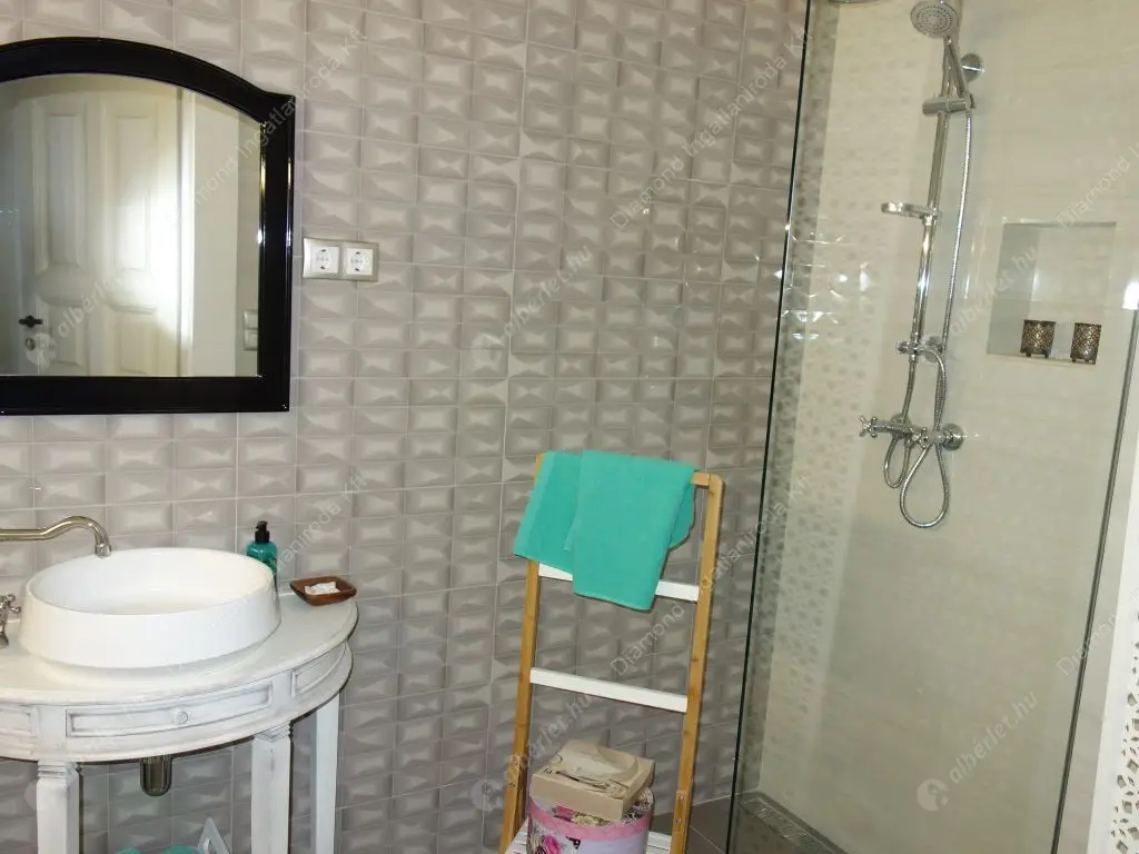 Kiadó albérlet 462000 Ft/hó áron: Budapest, II. kerület  Margit körút. Mérete: 83 nm, 3 szobás | Alberlet.hu - 5748199