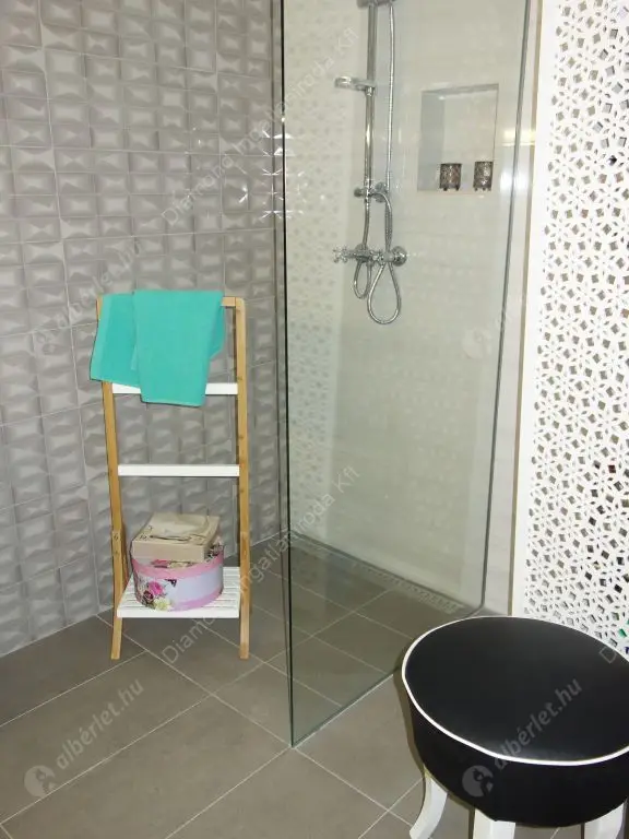Kiadó albérlet 462000 Ft/hó áron: Budapest, II. kerület  Margit körút. Mérete: 83 nm, 3 szobás | Alberlet.hu - 5748201