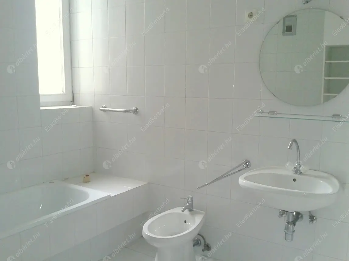 Kiadó albérlet 615000 Ft/hó áron: Budapest, II. kerület  Medve utca. Mérete: 141 nm, 4 szobás | Alberlet.hu - 6049693