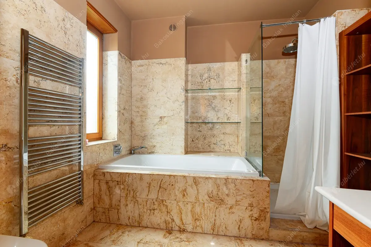 Kiadó albérlet 1747000 Ft/hó áron: Budapest, II. kerület  Pasaréti tér. Mérete: 160 nm, 4 szobás | Alberlet.hu - 5169241