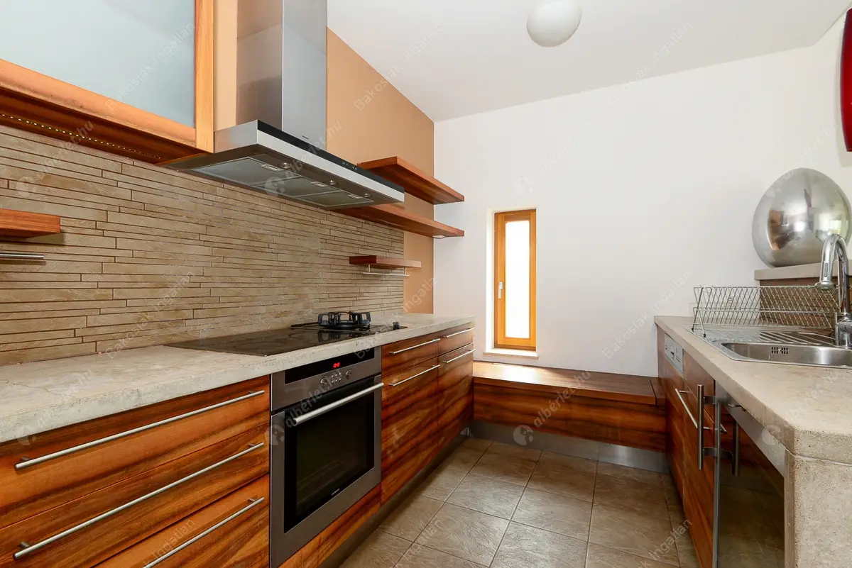 Kiadó albérlet 1747000 Ft/hó áron: Budapest, II. kerület  Pasaréti tér. Mérete: 160 nm, 4 szobás | Alberlet.hu - 5169256