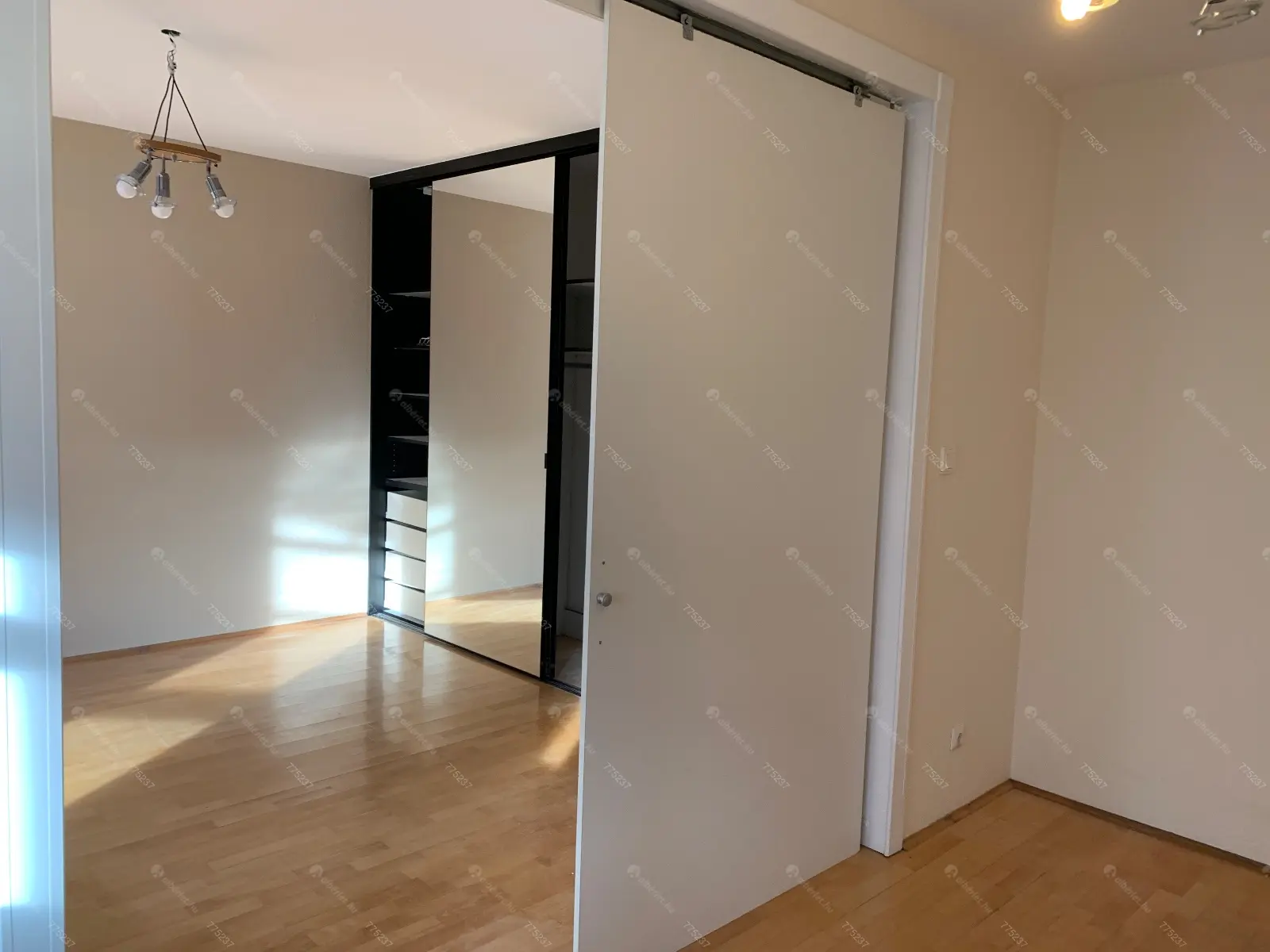 Kiadó albérlet 210000 Ft/hó áron: Budapest, II. kerület  Petrezselyem utca. Mérete: 42 nm, 1 szobás | Alberlet.hu - 6663976