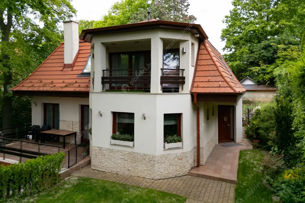 Kiadó albérlet 1336000 Ft/hó áron: Budapest, II. kerület  Pipitér utca. Mérete: 300 nm, 6 szobás | Alberlet.hu - 6515248