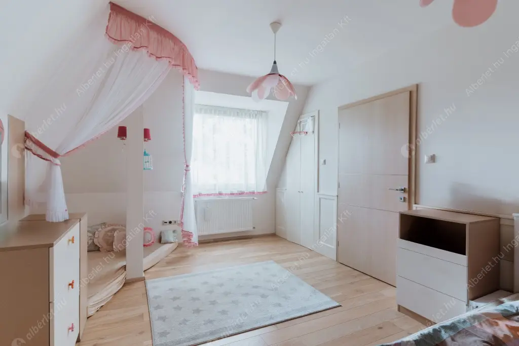 Kiadó albérlet 1336000 Ft/hó áron: Budapest, II. kerület  Pipitér utca. Mérete: 300 nm, 6 szobás | Alberlet.hu - 6515257