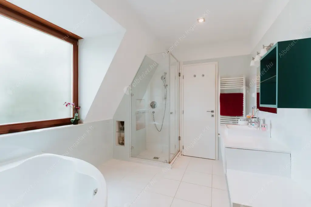 Kiadó albérlet 1336000 Ft/hó áron: Budapest, II. kerület  Pipitér utca. Mérete: 300 nm, 6 szobás | Alberlet.hu - 6515259