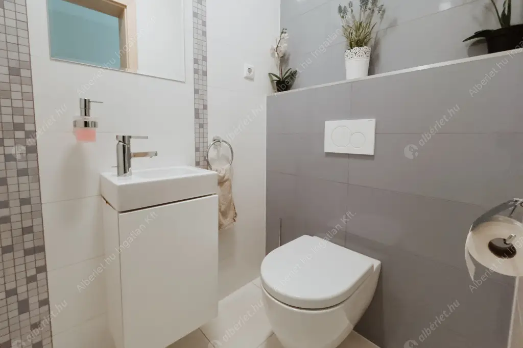 Kiadó albérlet 1336000 Ft/hó áron: Budapest, II. kerület  Pipitér utca. Mérete: 300 nm, 6 szobás | Alberlet.hu - 6515260