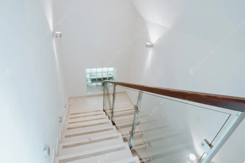 Kiadó albérlet 1336000 Ft/hó áron: Budapest, II. kerület  Pipitér utca. Mérete: 300 nm, 6 szobás | Alberlet.hu - 6515261