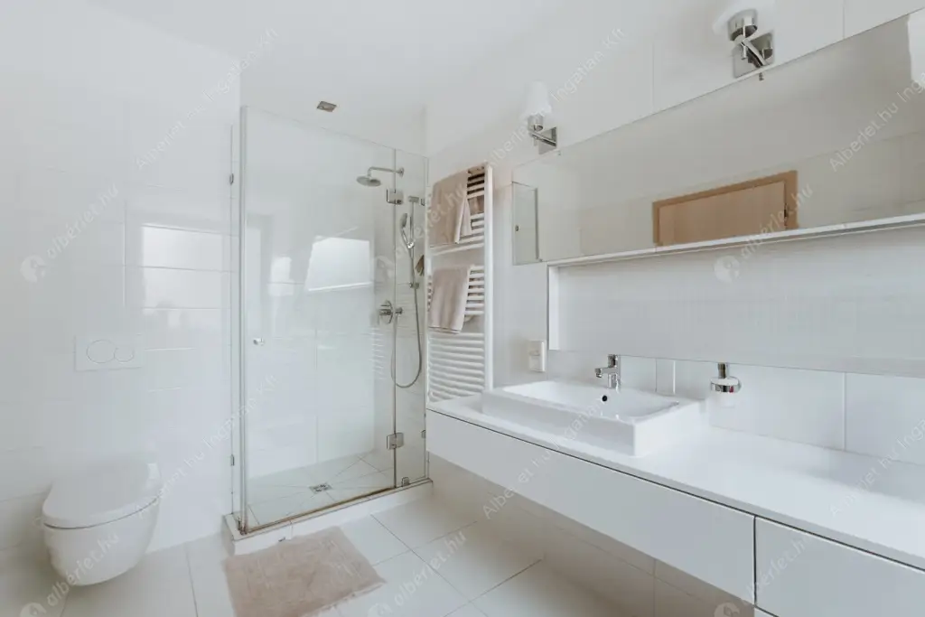 Kiadó albérlet 1336000 Ft/hó áron: Budapest, II. kerület  Pipitér utca. Mérete: 300 nm, 6 szobás | Alberlet.hu - 6515266