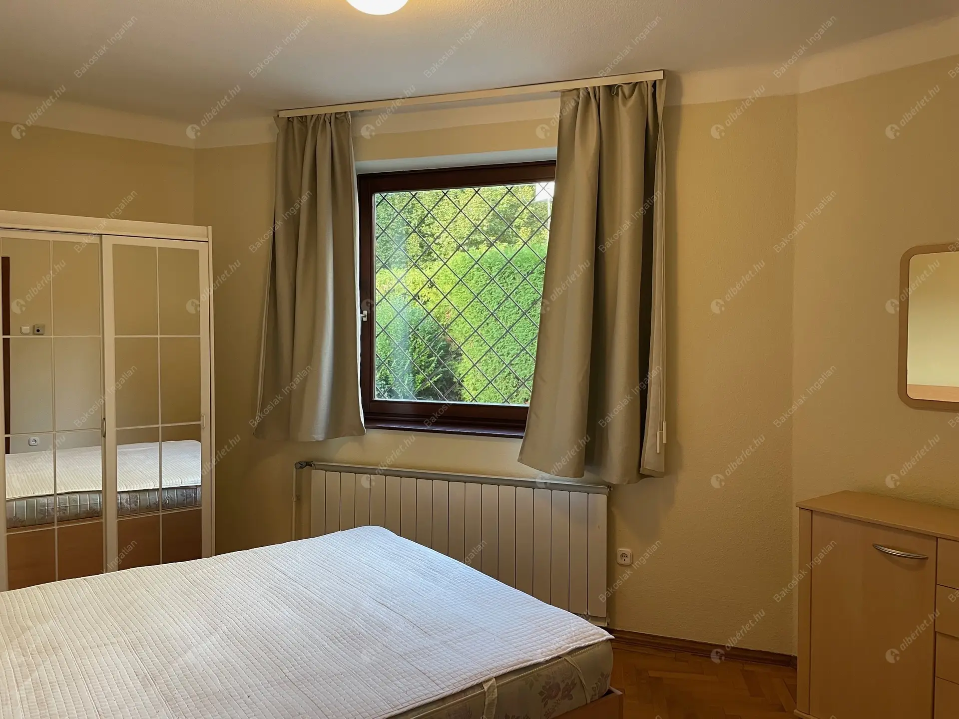 Kiadó albérlet 660000 Ft/hó áron: Budapest, II. kerület  Pusztaszeri út. Mérete: 105 nm, 3 szobás | Alberlet.hu - 6543658