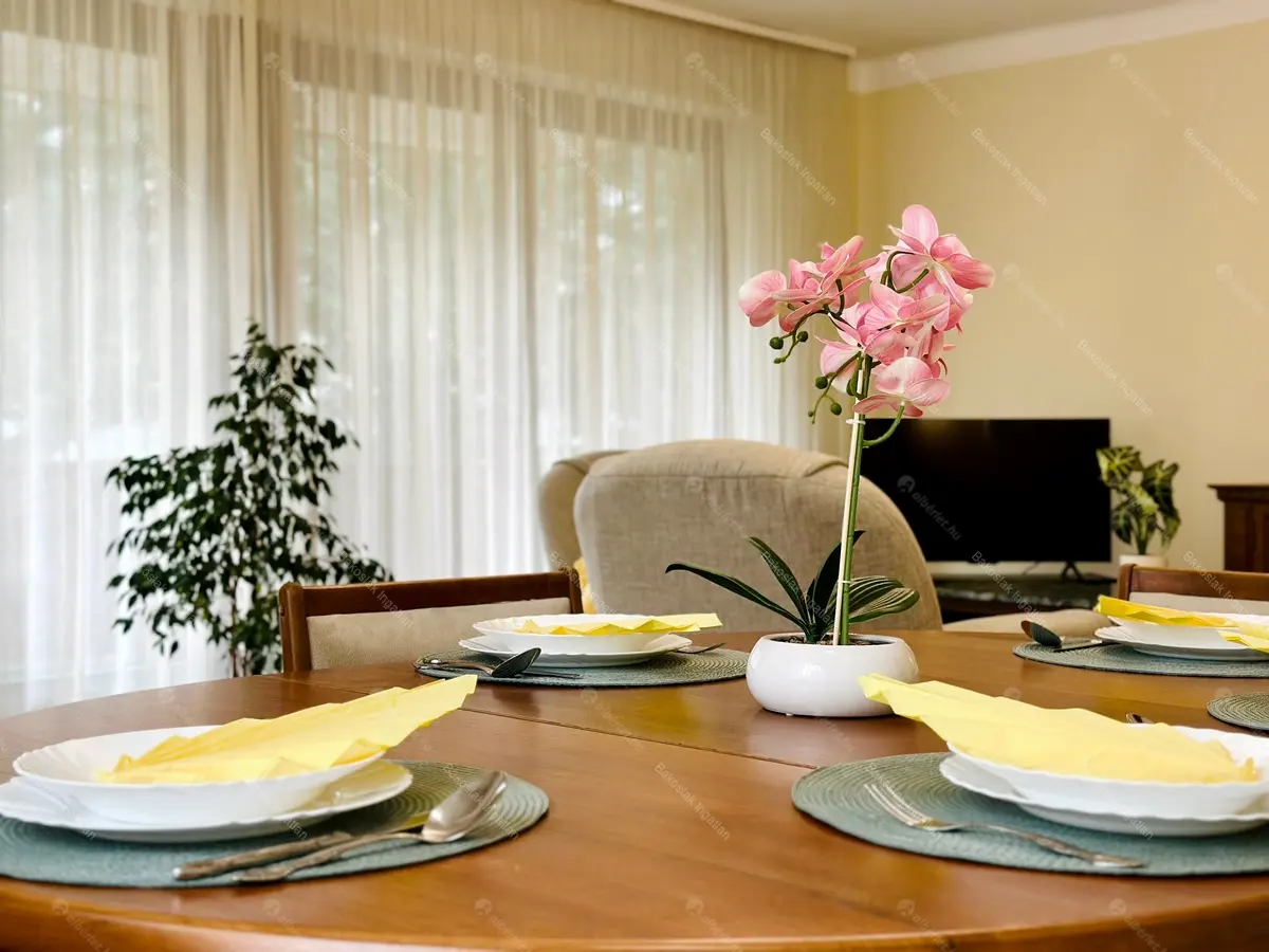 Kiadó albérlet 638000 Ft/hó áron: Budapest, II. kerület  Pusztaszeri út. Mérete: 105 nm, 3 szobás | Alberlet.hu - 6709781