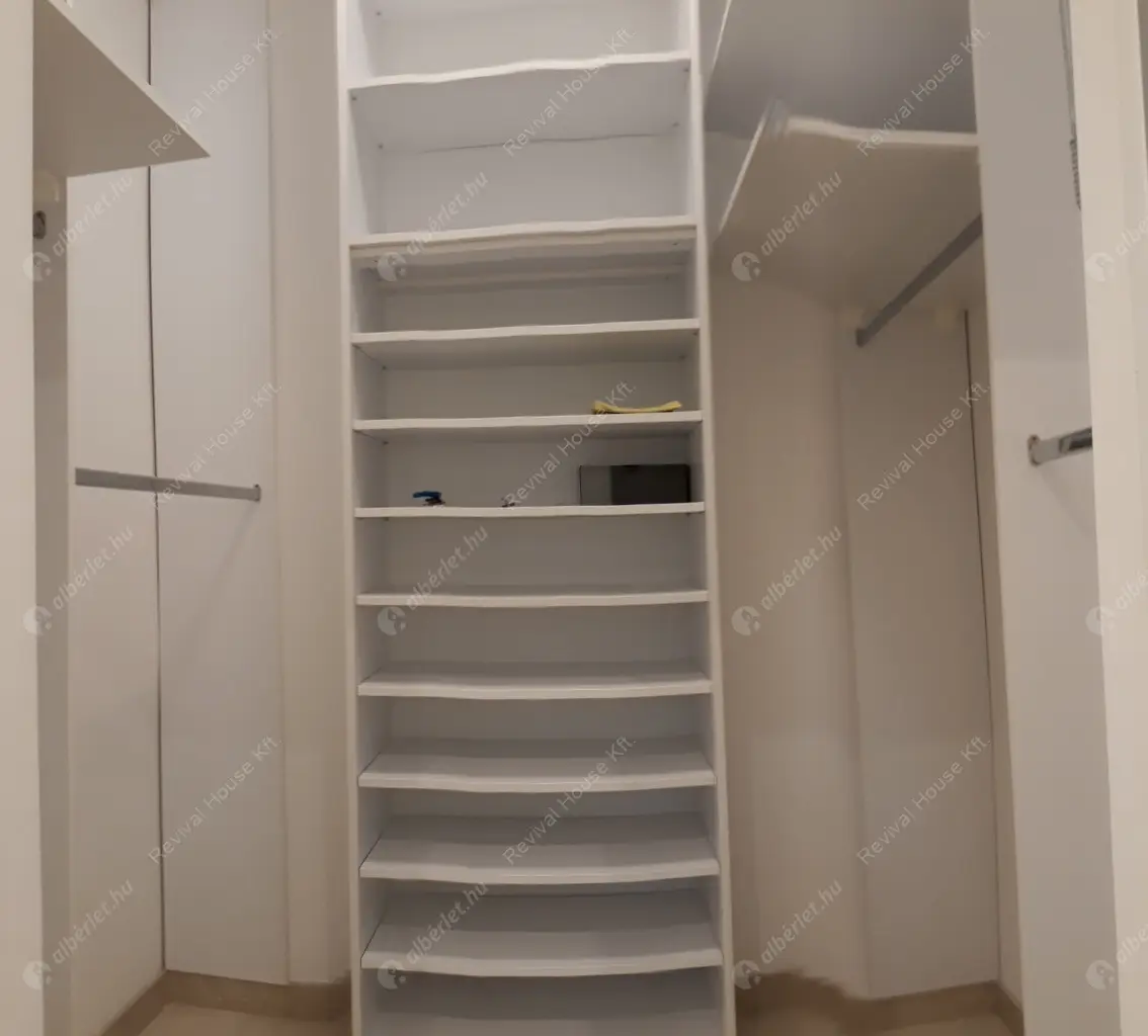 Kiadó albérlet 490000 Ft/hó áron: Budapest, II. kerület  Pusztaszeri út. Mérete: 125 nm, 4 szobás | Alberlet.hu - 5074731