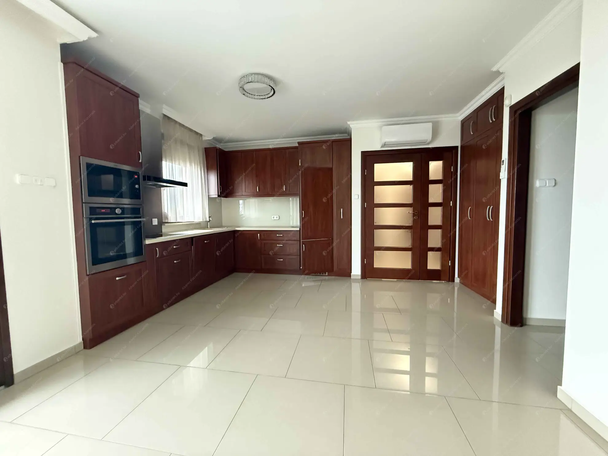 Kiadó albérlet 460000 Ft/hó áron: Budapest, II. kerület  Pusztaszeri út. Mérete: 70 nm, 2 szobás | Alberlet.hu - 6589407