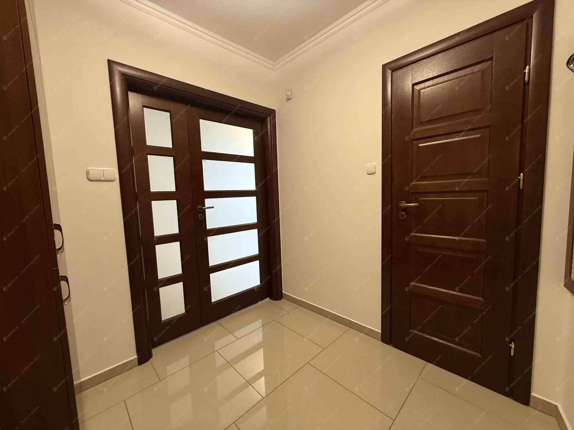 Kiadó albérlet 460000 Ft/hó áron: Budapest, II. kerület  Pusztaszeri út. Mérete: 70 nm, 2 szobás | Alberlet.hu - 6589411