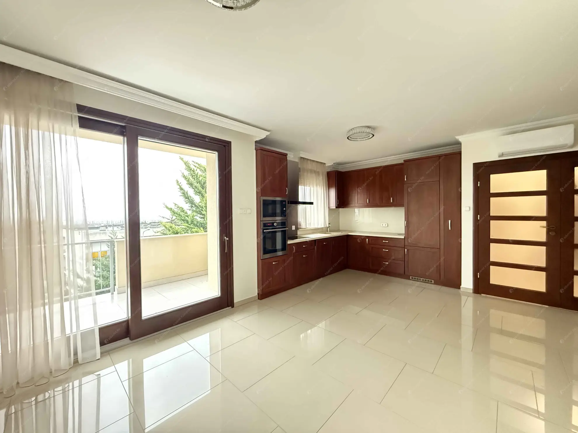 Kiadó albérlet 460000 Ft/hó áron: Budapest, II. kerület  Pusztaszeri út. Mérete: 70 nm, 2 szobás | Alberlet.hu - 6589415