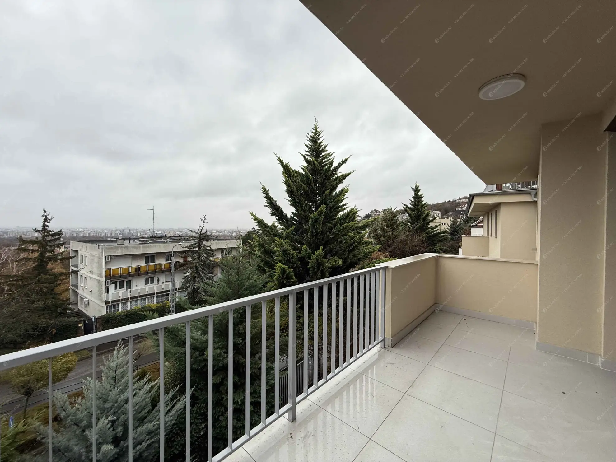 Kiadó albérlet 460000 Ft/hó áron: Budapest, II. kerület  Pusztaszeri út. Mérete: 70 nm, 2 szobás | Alberlet.hu - 6589417