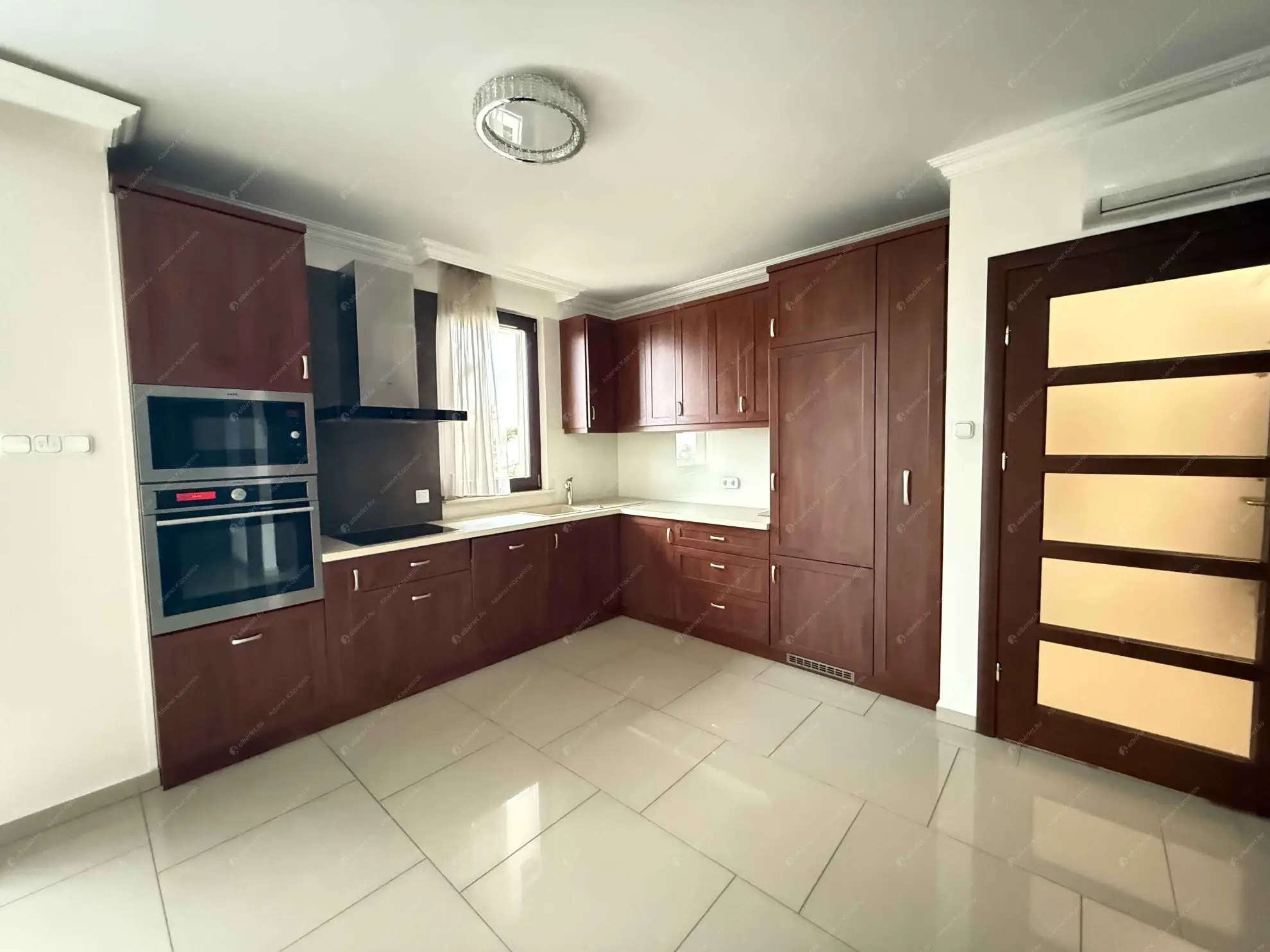 Kiadó albérlet 460000 Ft/hó áron: Budapest, II. kerület  Pusztaszeri út. Mérete: 70 nm, 2 szobás | Alberlet.hu - 6589429